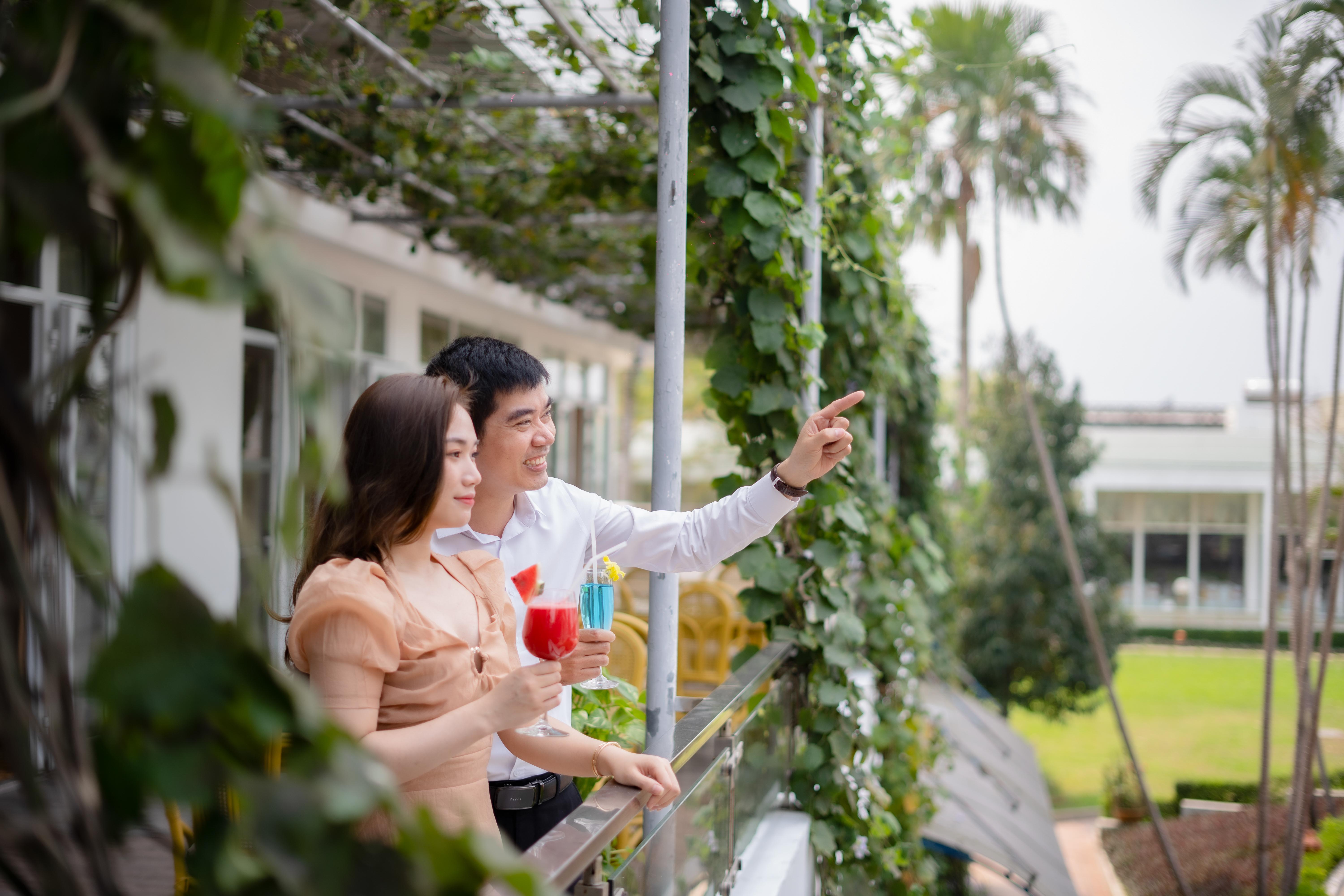 Century Riverside Hotel Hue Buitenkant foto